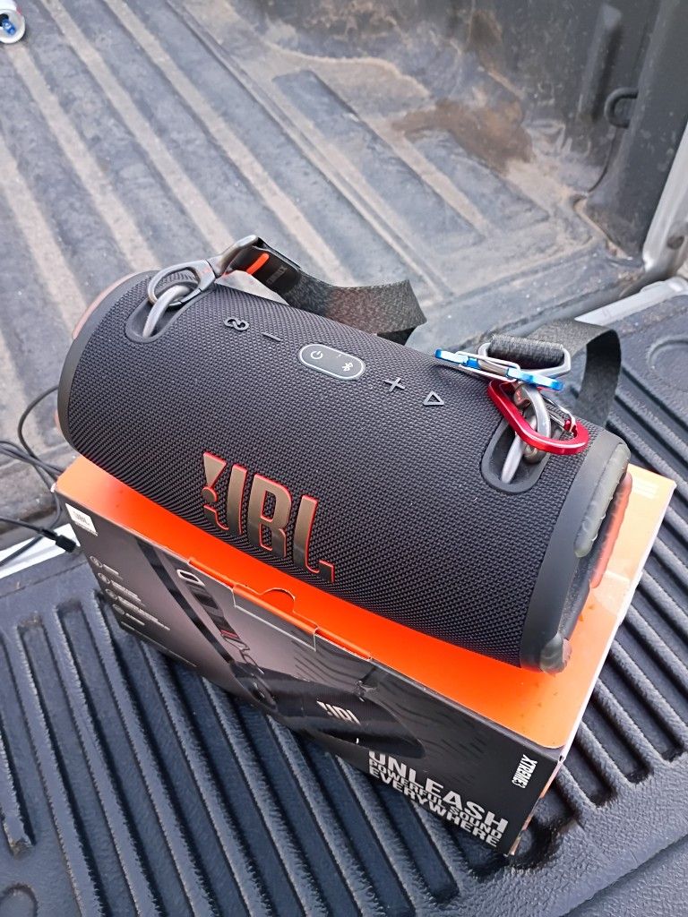 JBL HARMAN XTREME 3 SPEAKER Like New 