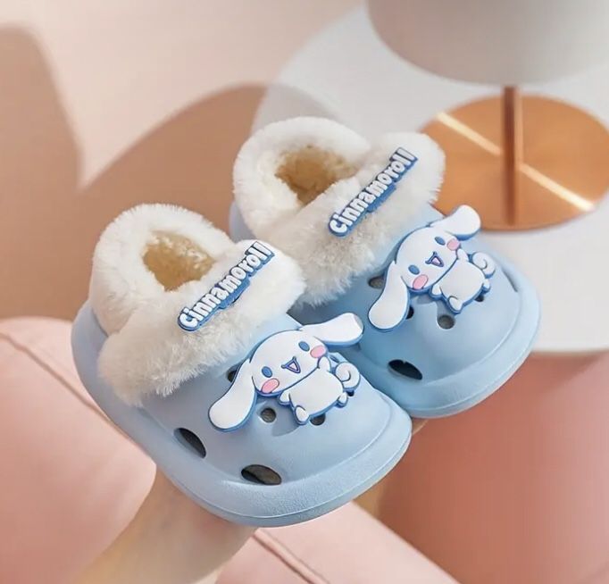Girls Sanrio Slippers 