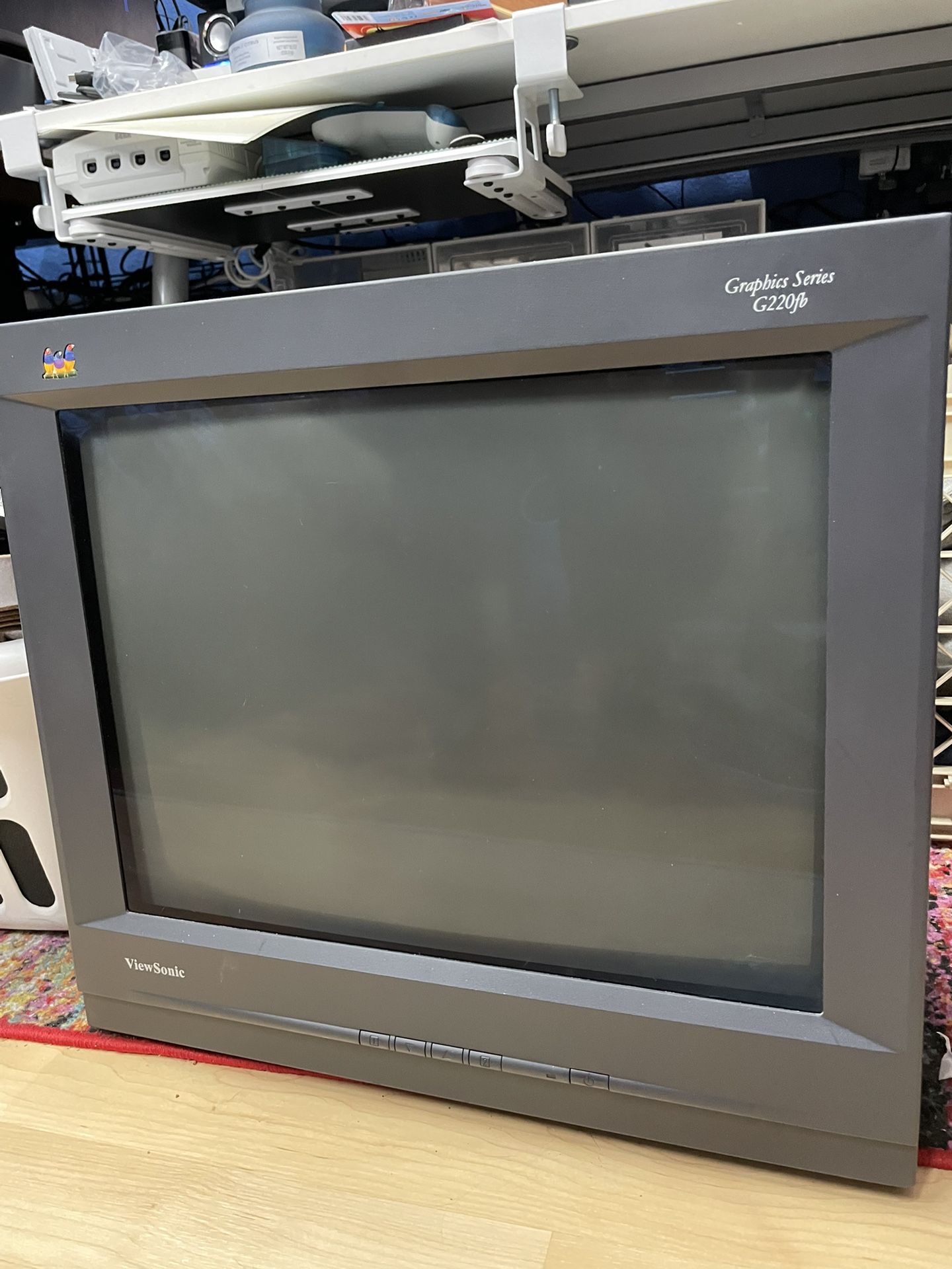 Viewsonic G220fb 20” CRT VGA 2048 X 1536 Retro Monitor