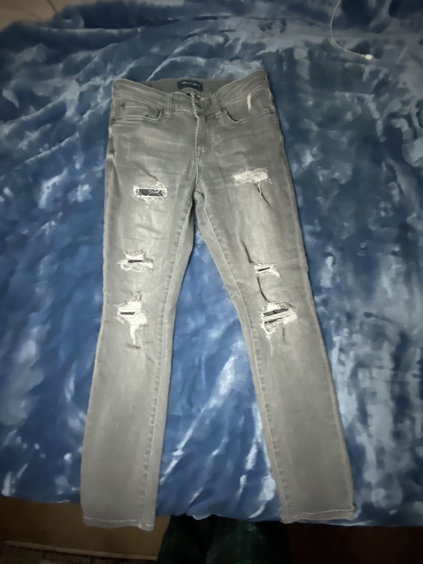 Aeropostale Men’s Grey Ripped Skinny Jeans