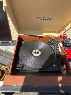 TURNTABLE WITH SPEAKER