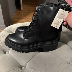 Black Boots 