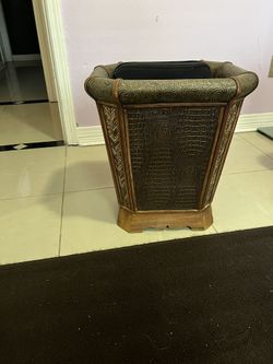 Vantage Flower Pot Holder. Can Be Used Also As An Garbage Can Or An Embrelles Holder Embrelles Holder