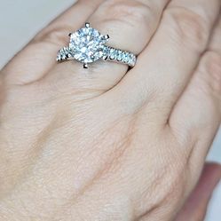 2.50  Natural diamonds and real lab grown center diamond