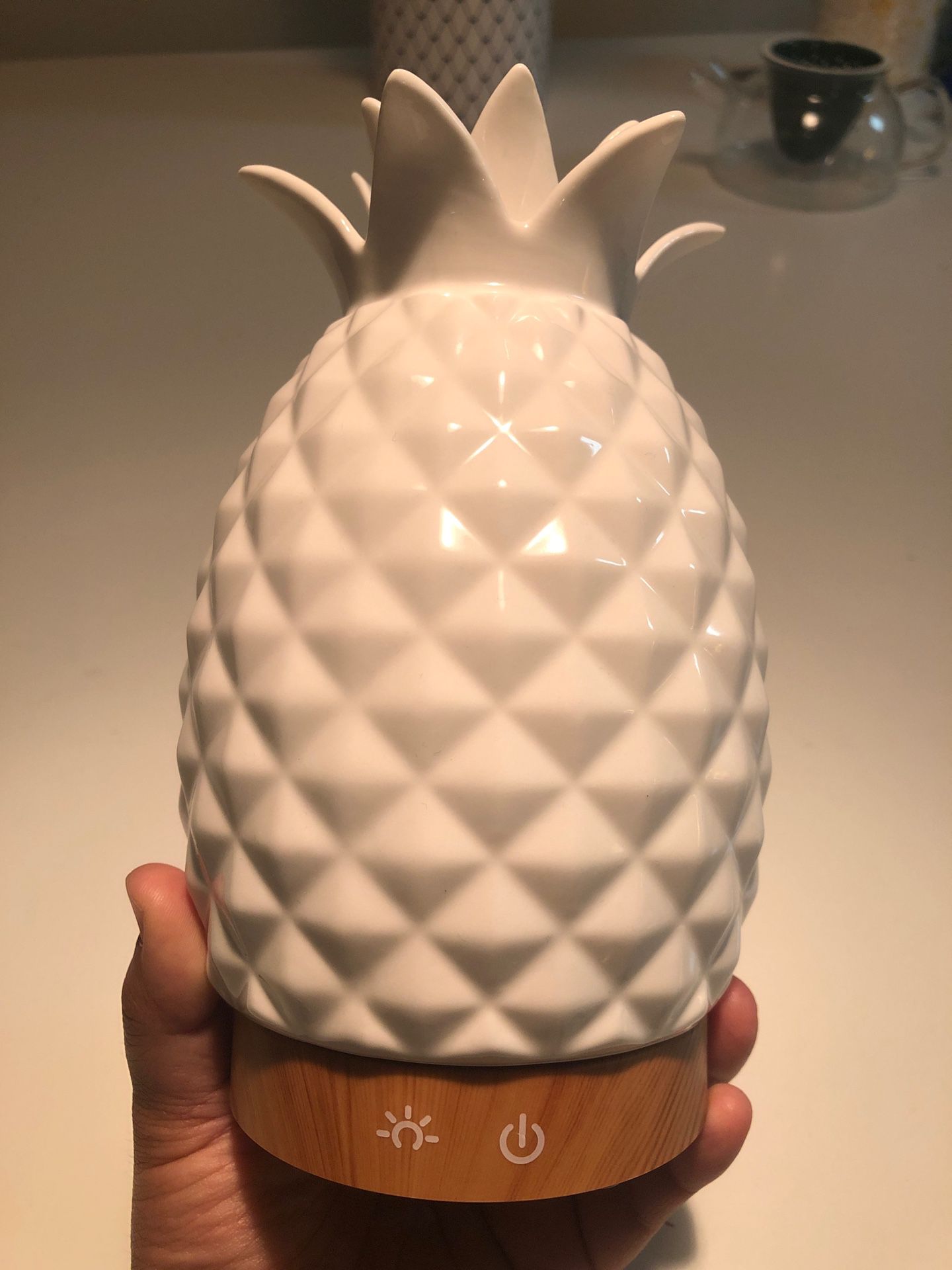 Aromatic pineapple LED diffuser