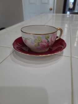 VINTAGE
WINDSOR BONE CHINA TEACUP & SAUCERS