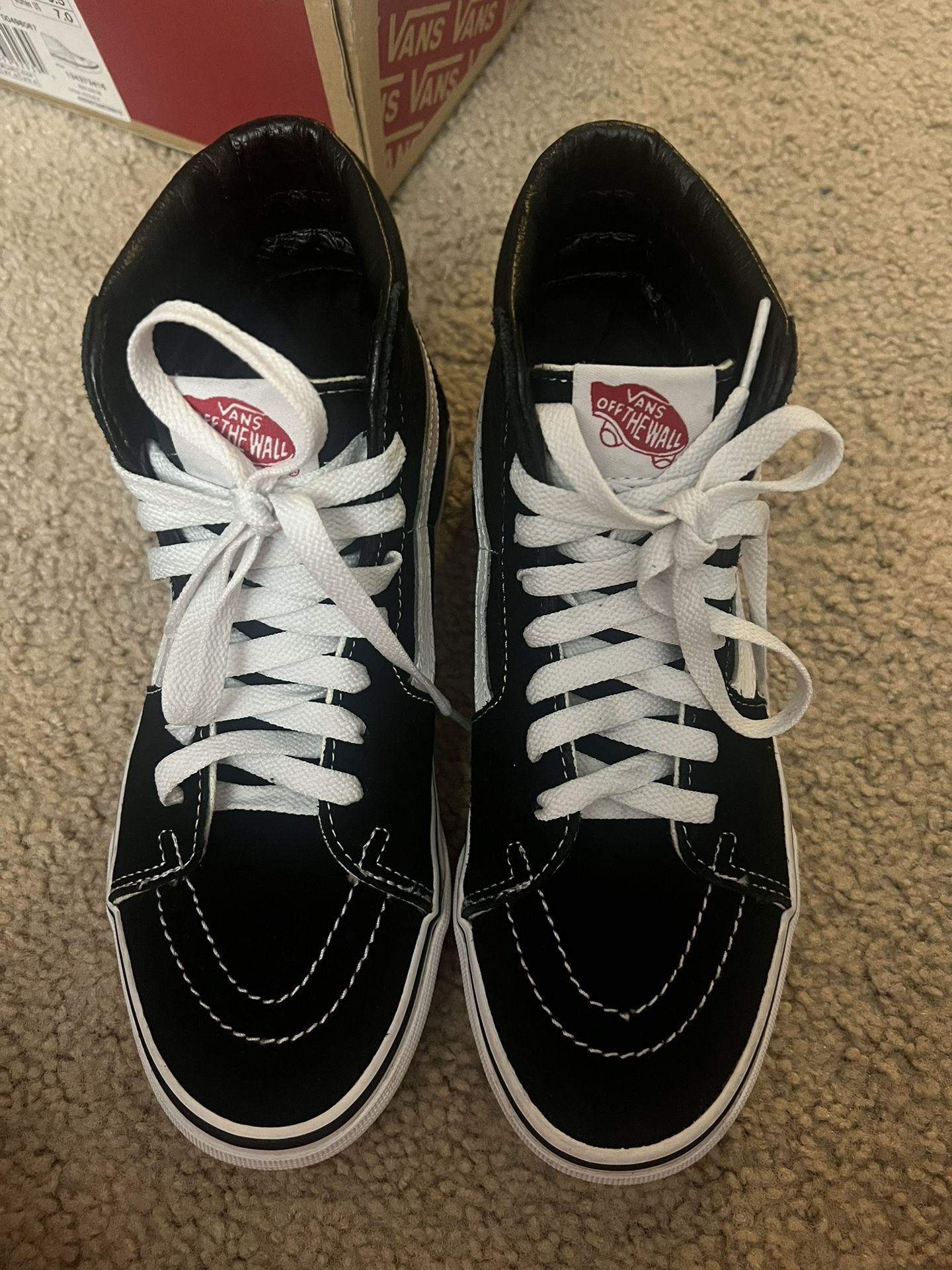 Woman’s High Top Vans Size 7