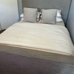 Queen Bed Frame (MATTRESS NOT INCLUDED) 
