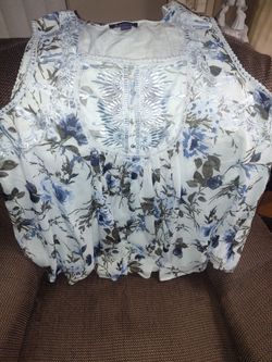 Women's Sleeveless Shirt