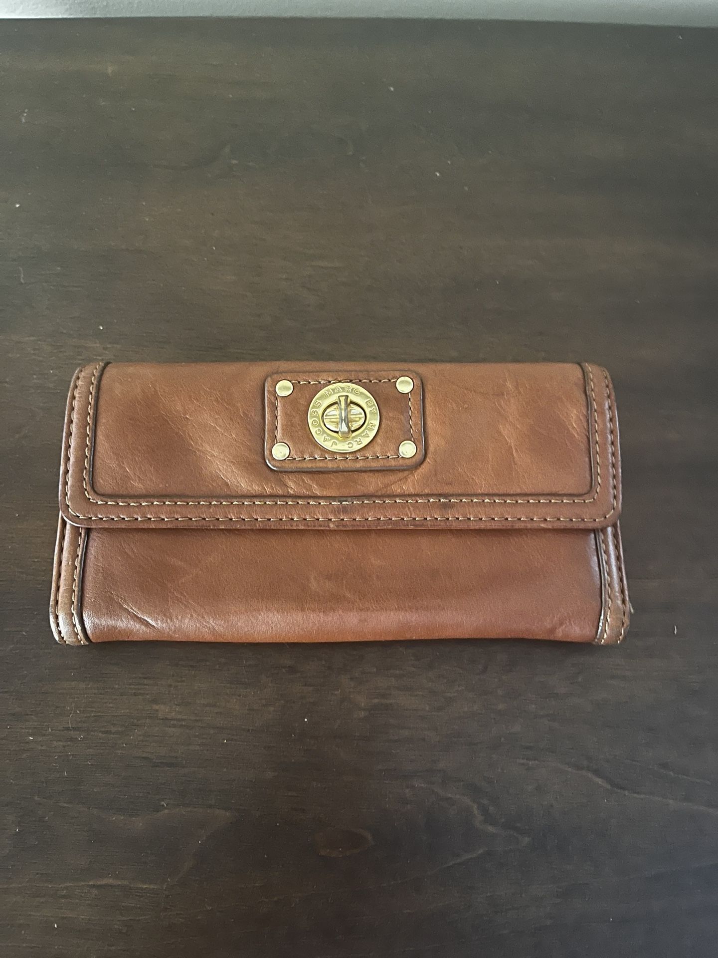 Vintage 1980 Marc Jacob’s women’s tan leather wallet 