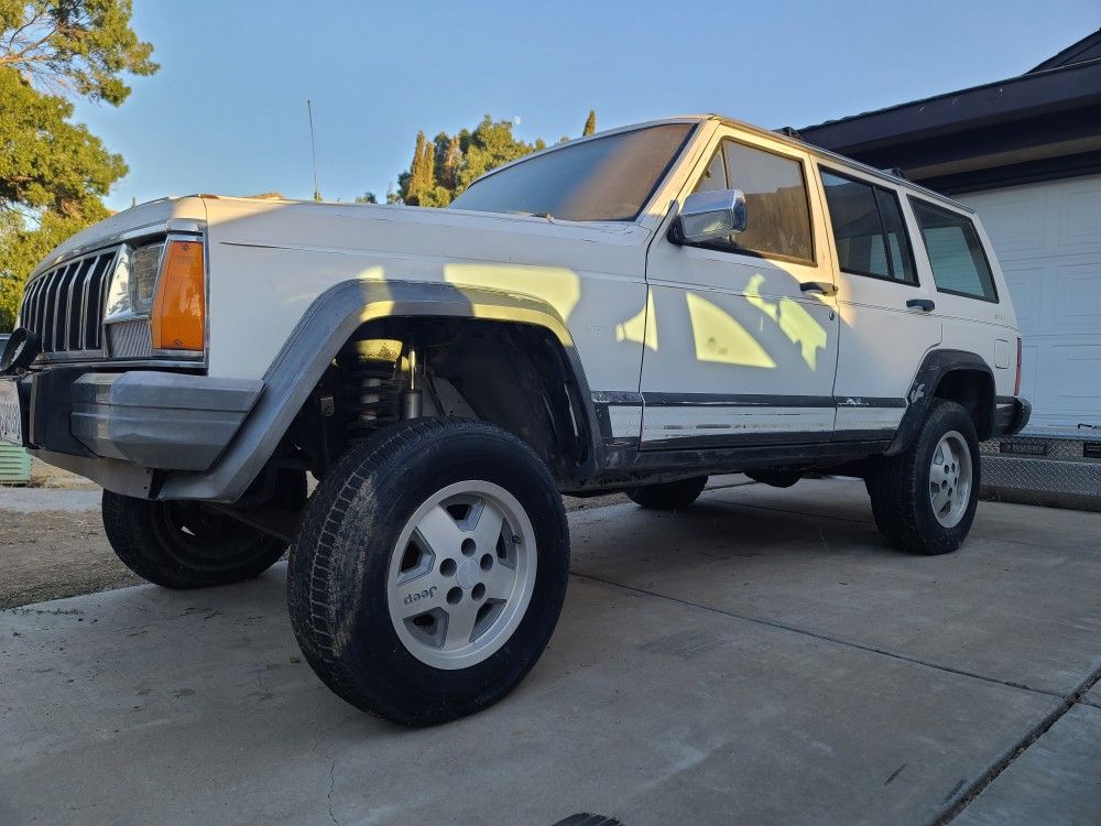 1990 Jeep Cherokee