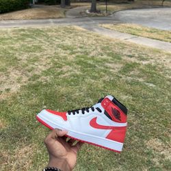 Brand NEW JORDAN 1 Heritage Size 9