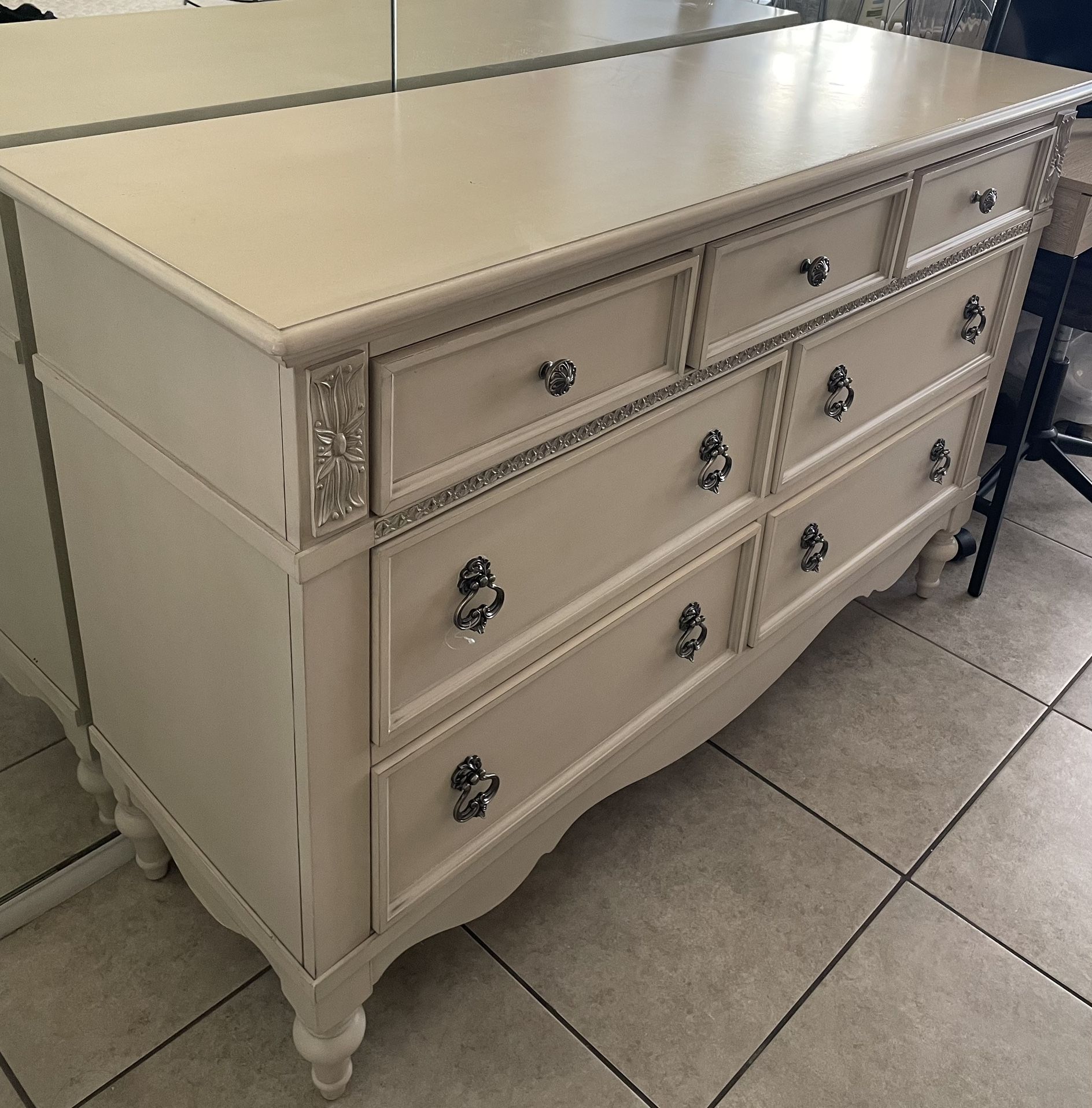 Dresser For Sale 