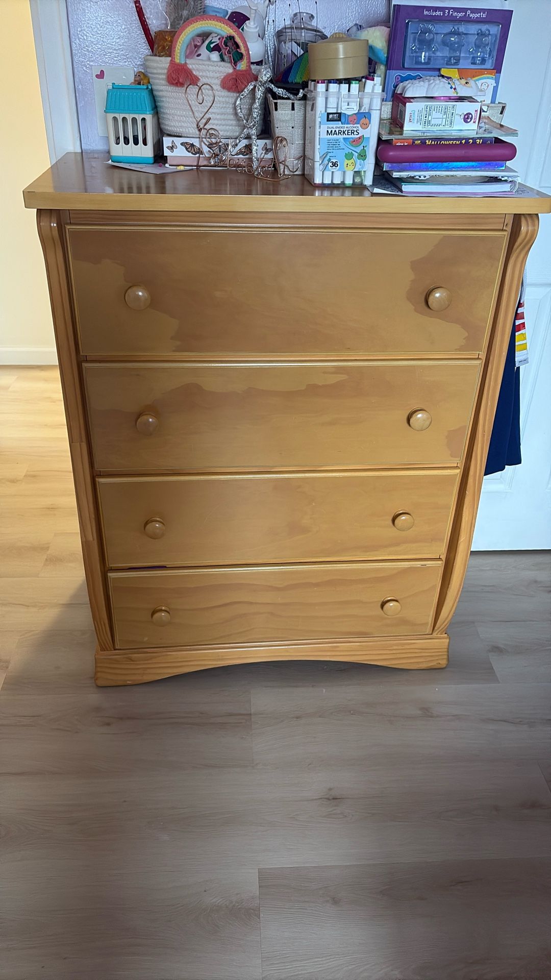 KIDS DRESSER
