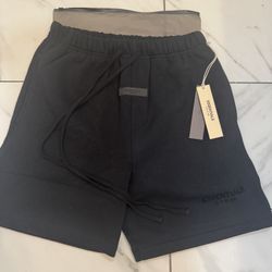 Essentials Shorts
