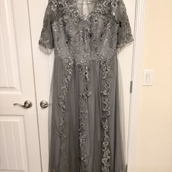 New Formal Gown. Never Worn 