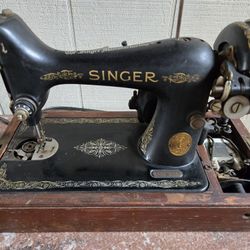 Vintage Singer Sewing Machine 