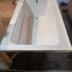 Bath Tub $100