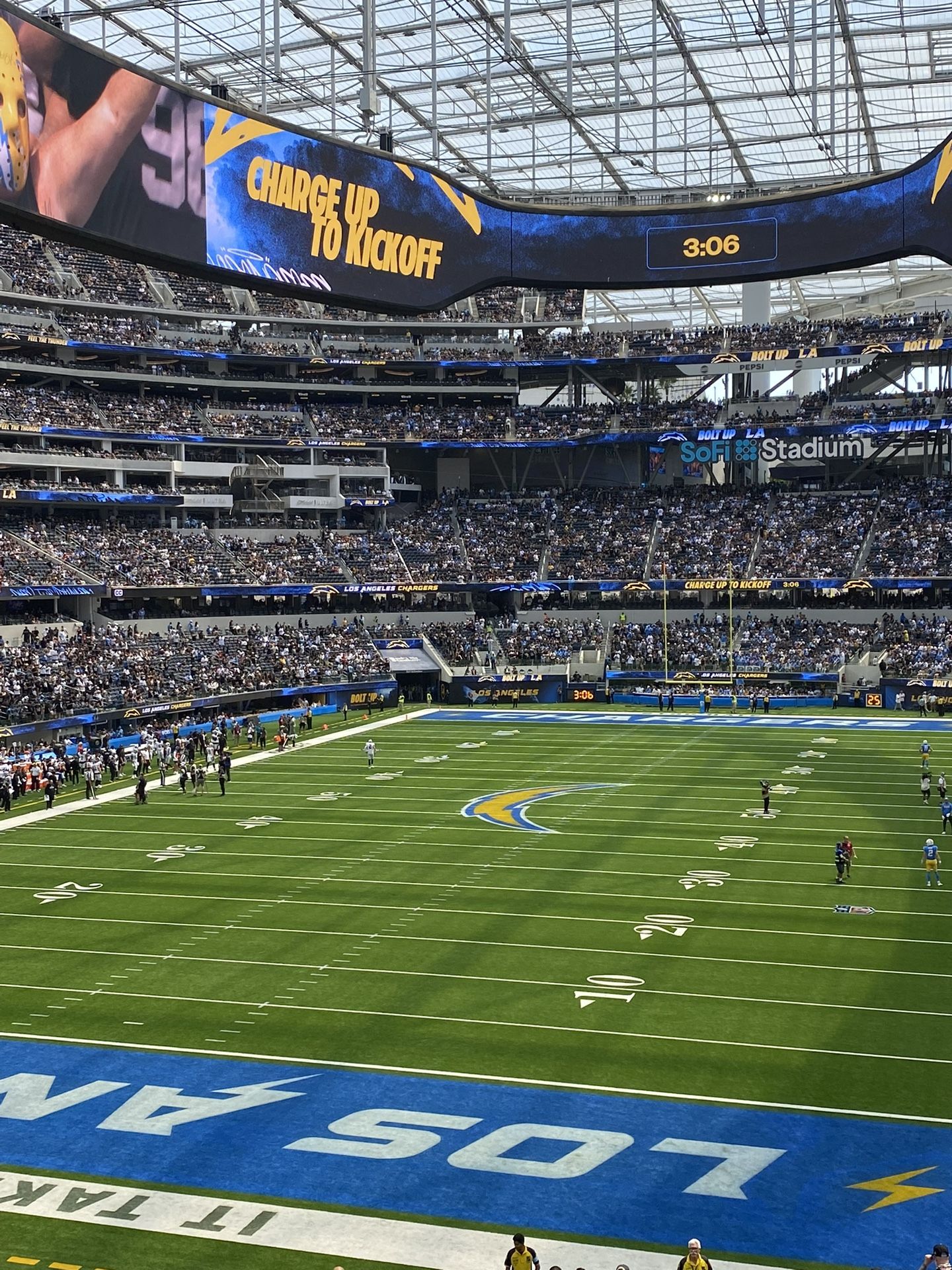Chargers Vs Commanders 4 Tix For 10/05/2025