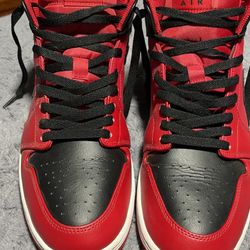 Jordan’s 1 Mid Reverse Bred Red