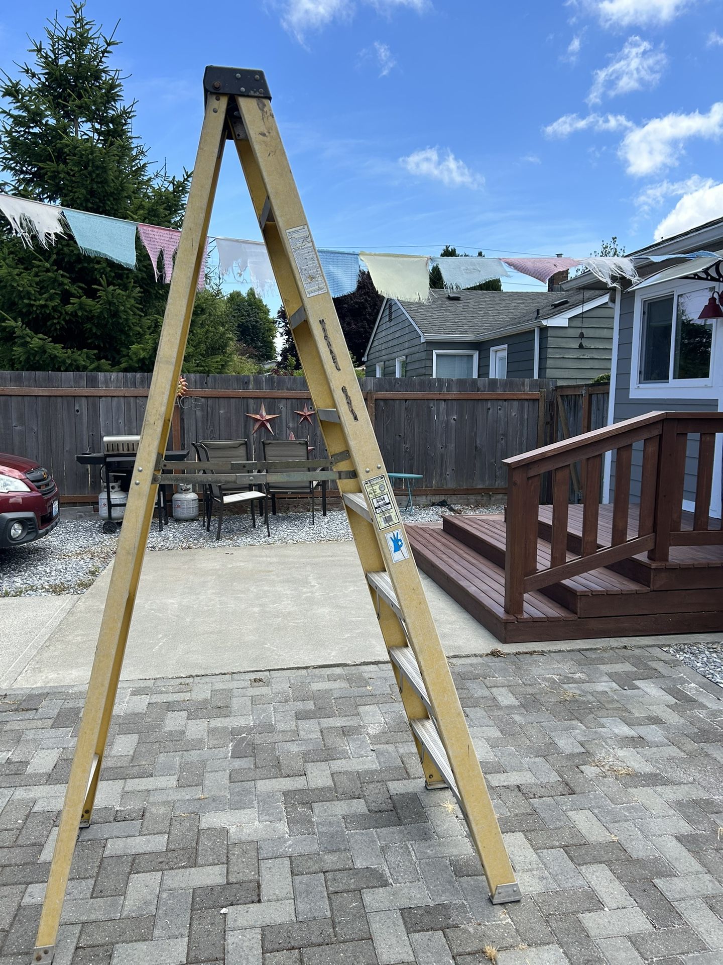 8 Ft Fiberglass Ladder