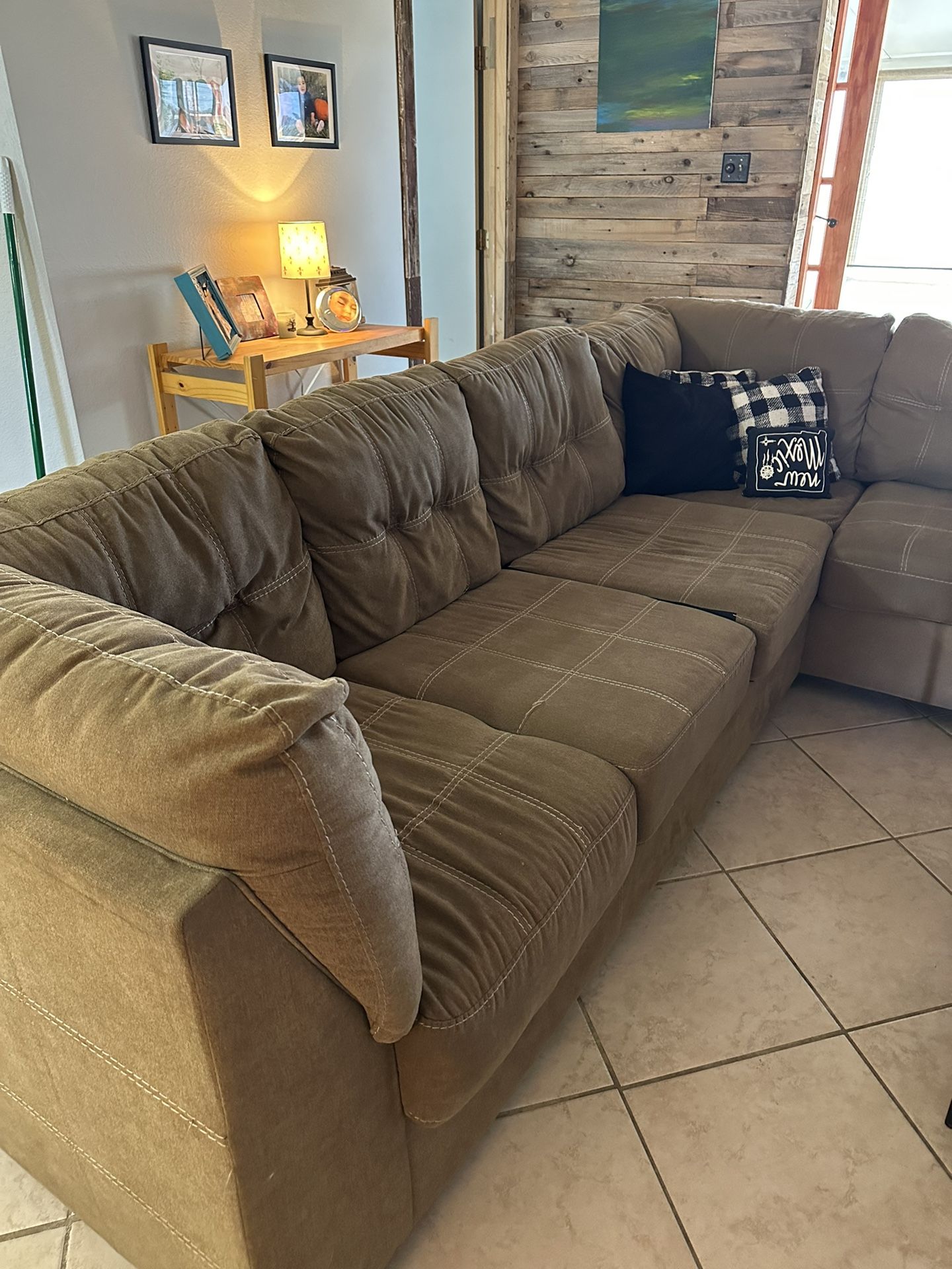 Couch for Sale in Albuquerque, NM OfferUp