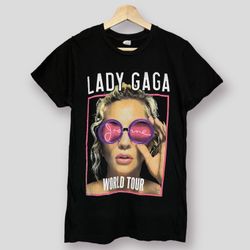 LADY GAGA TEE SIZE SMALL