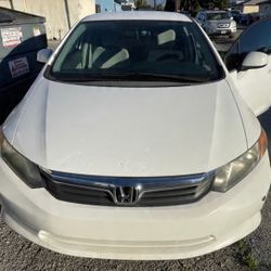 White Honda Civic 2012 