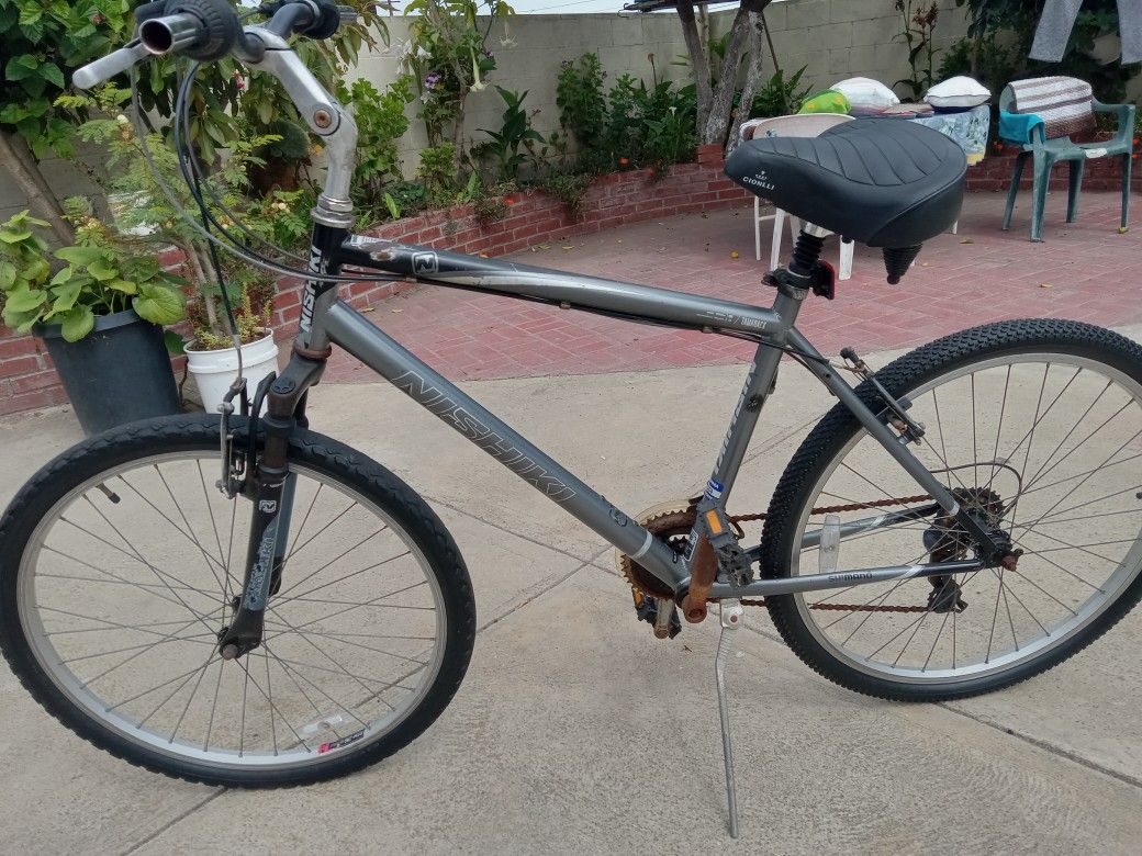 Men's Bike Fair Condition Sz 26 Tires