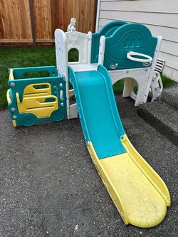 Kids Plastic Play-set with Slide and Basketball Hoop