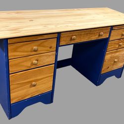 Solid Pine Desk (free)