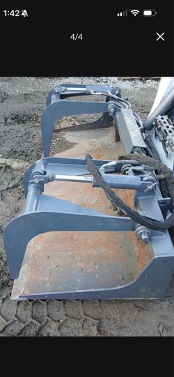 Bobcat graple 72 $1200