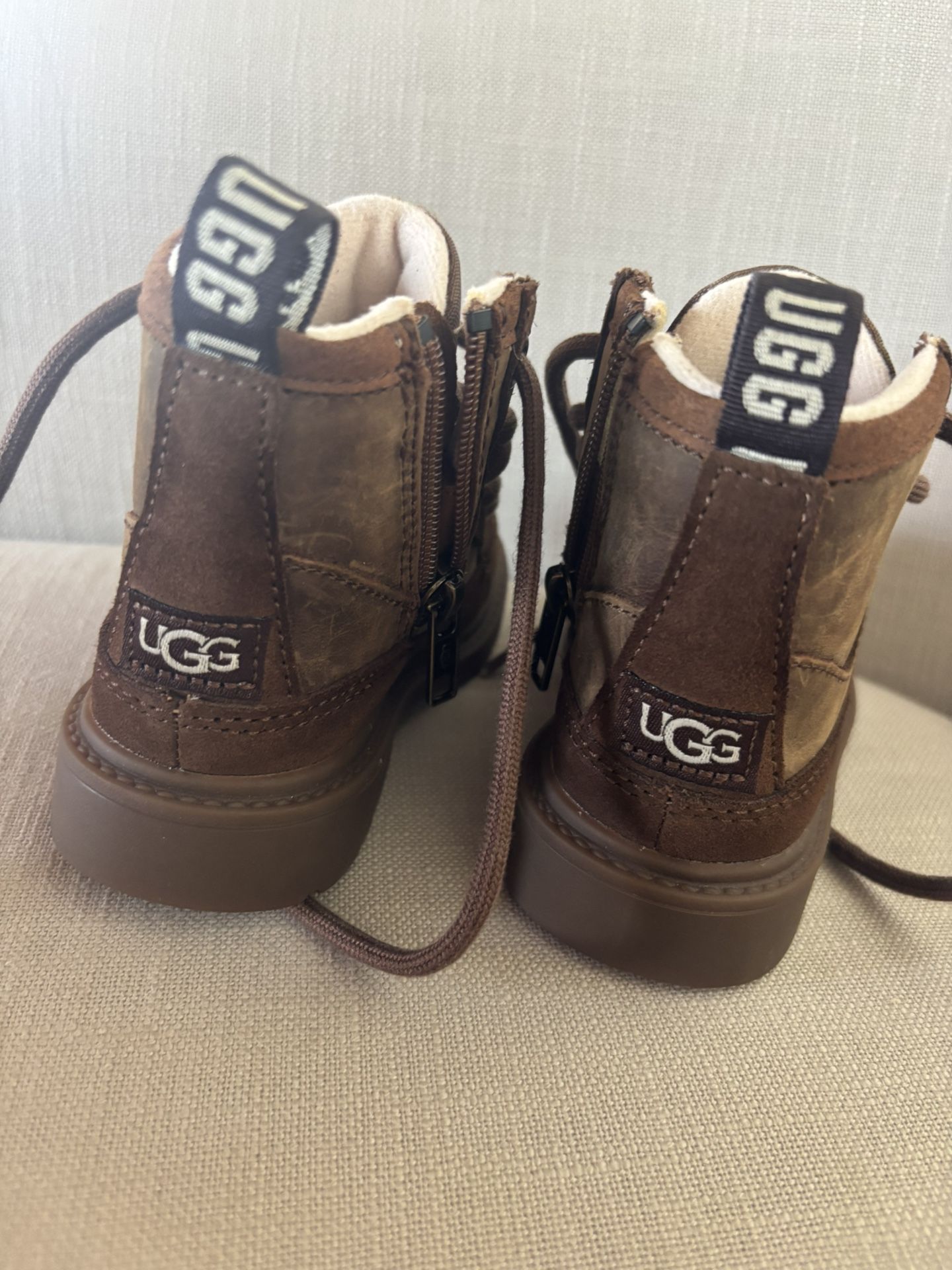 Uggs Size 6c Brand New!