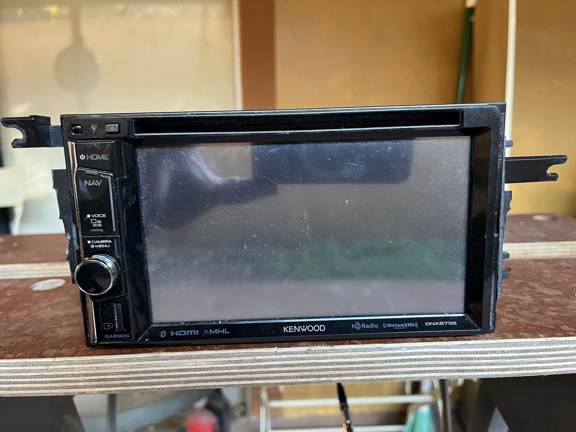 Kenwood 6.2” DVD/CD Touchscreen In Dash Navigation Receiver Apple CarPlay