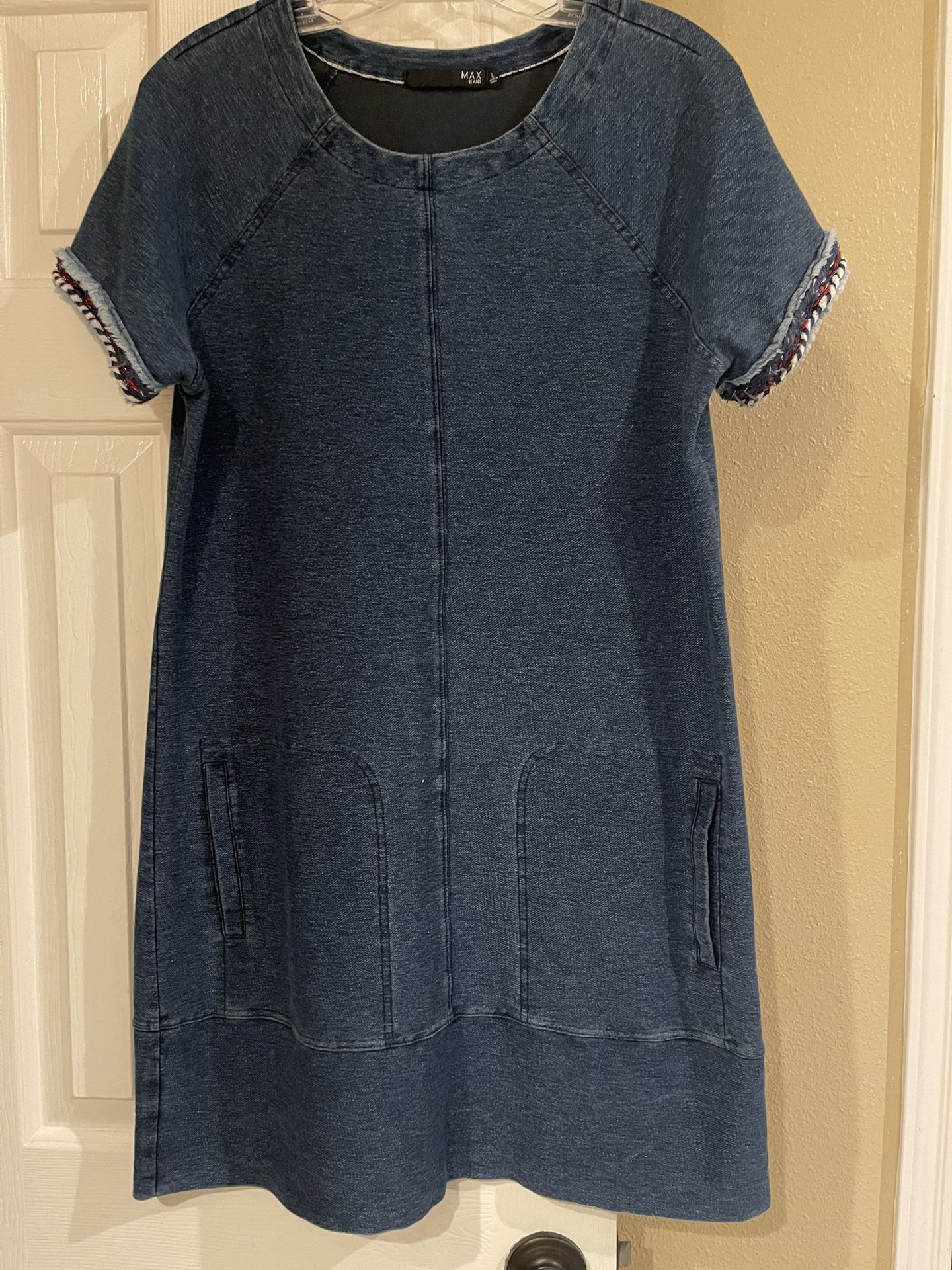 2 Dresses, Grey With White GAP Size Medium, Blue MAX Jeans Size Large With Pockets 