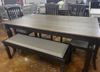 Dining table set