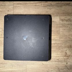 PS 4 Game Console 