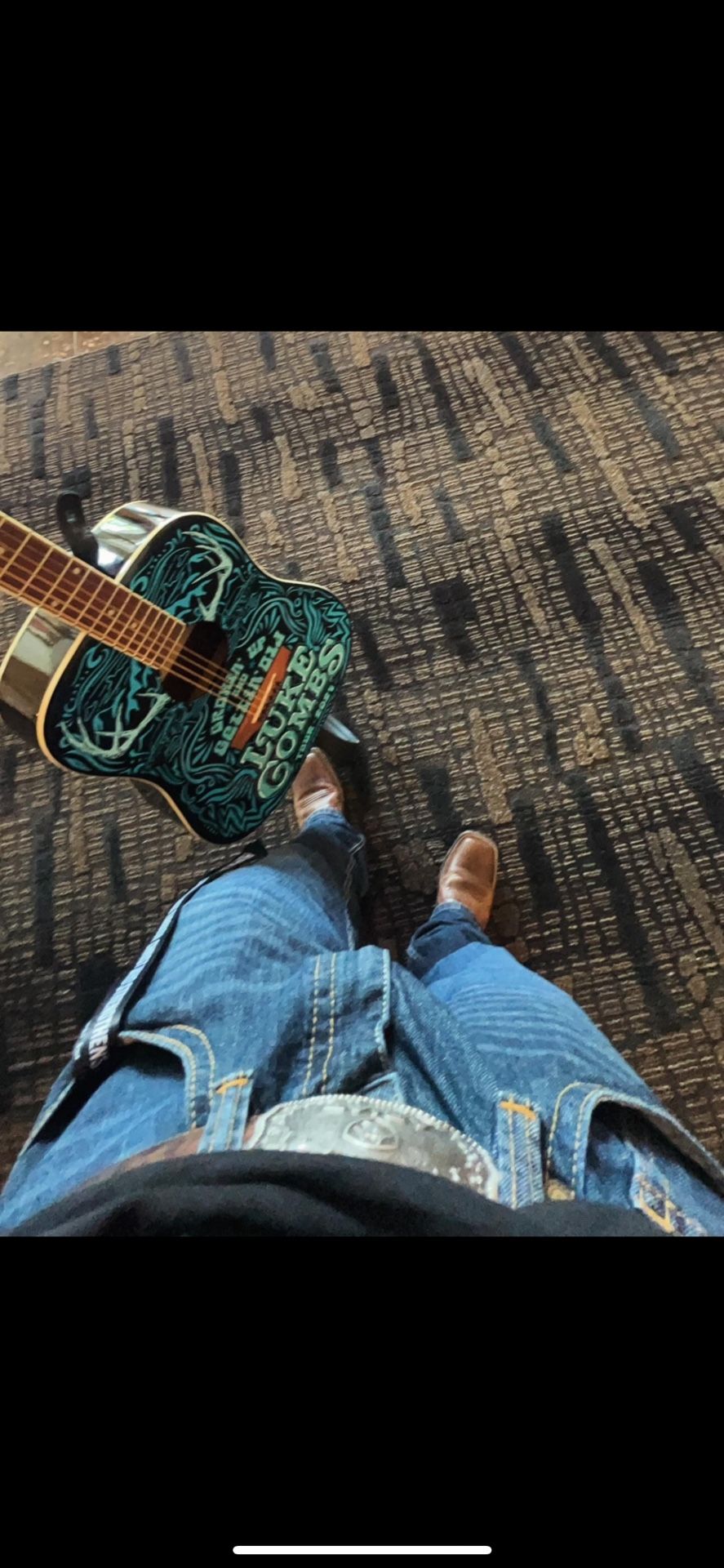 SIGNED LUKE COMBS GUITAR