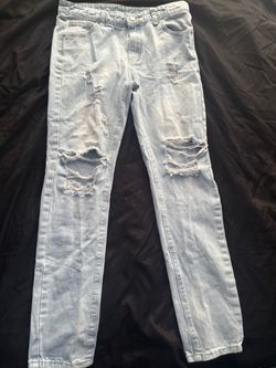 Light Wash Distressed Ripped Jeans