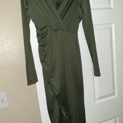 Fashiona Nova   Eyes On Me Ruched Midi Dress - Olive(Never Worn)