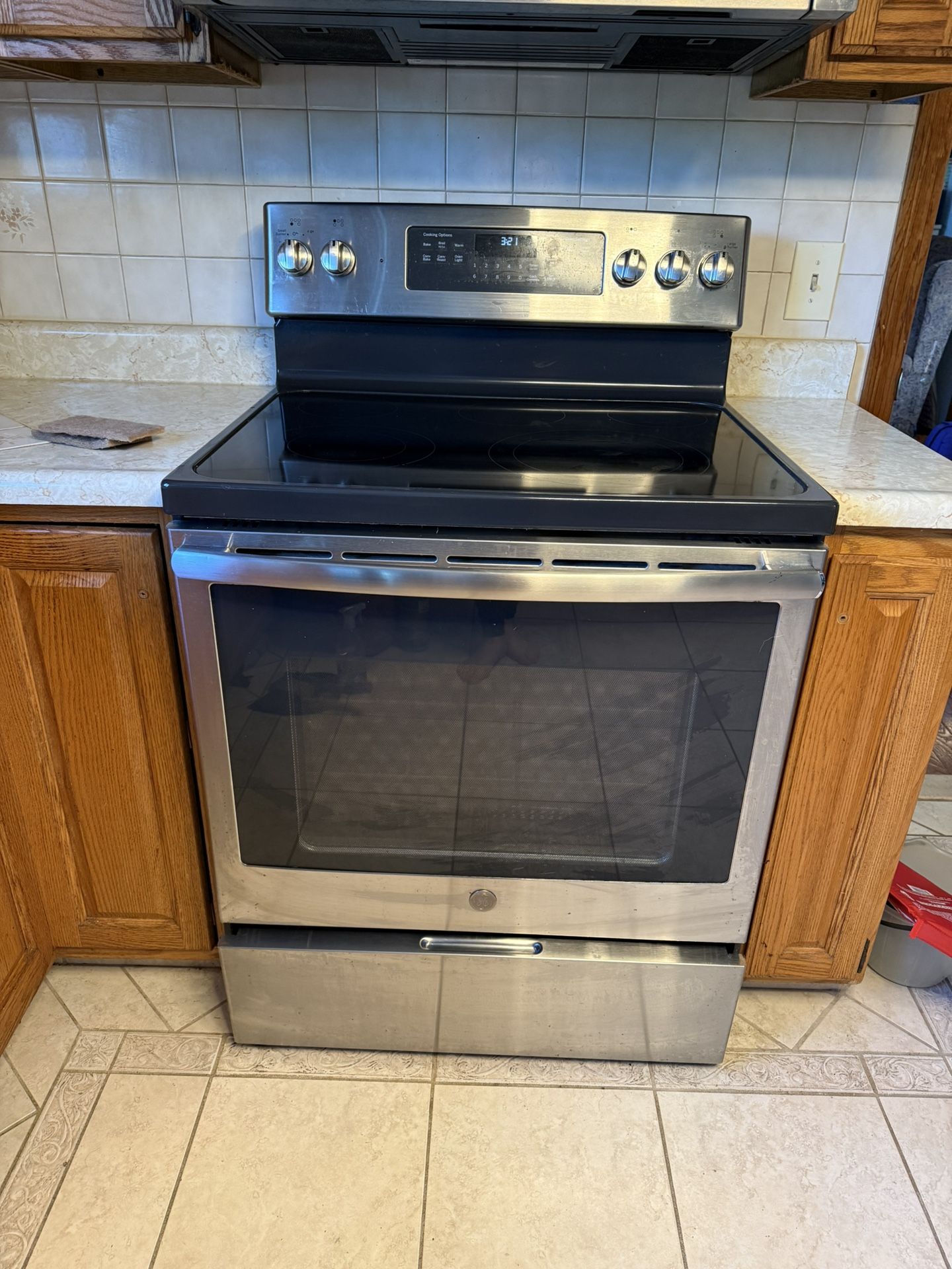 GE 30” Slide In Electric Glass Top Range
