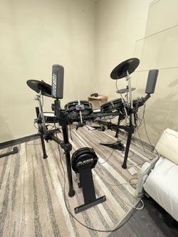 Alesis electric Drums Command Mesh SE kit and Drum Module almost BRAND NEW