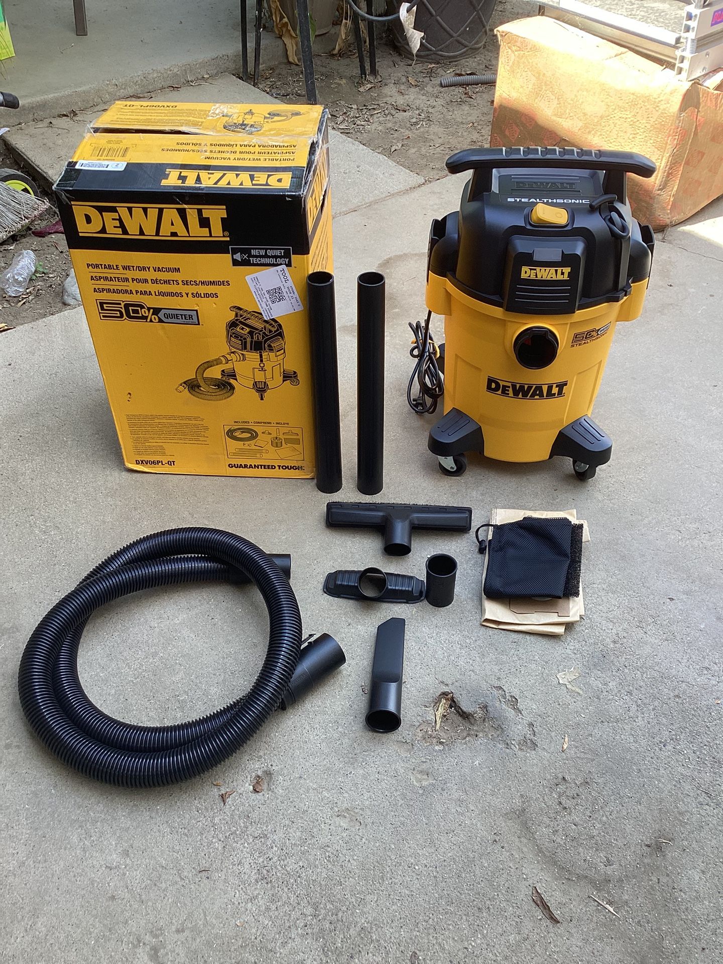 DEWALT STEALTHSONIC QUIET 6-GALLON 4-HP CORDED WET/DRY SHOP VACCUM WITH ACCESSORIES INCLUDED