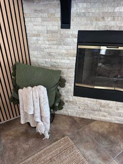 Farm house style basket/hamper $15 obo