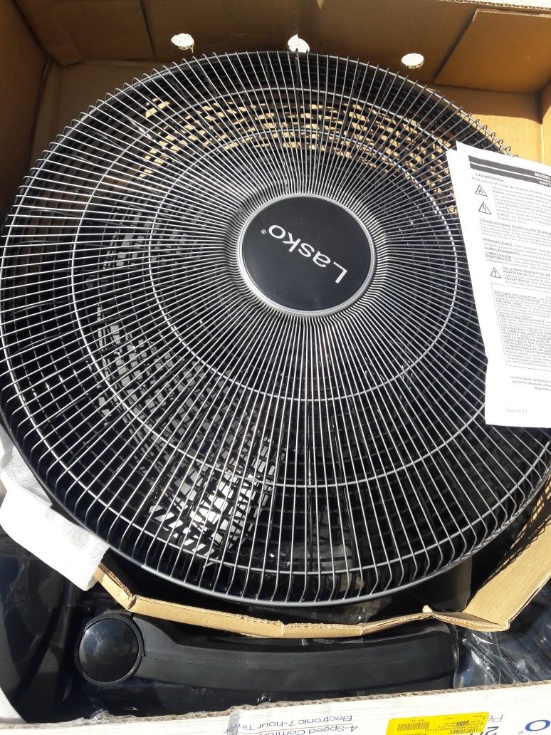 Lasko 20" Oscillating Remote Control Pedestal Fan