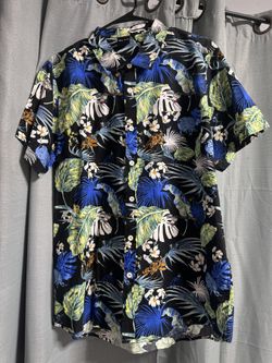 Box Lunch A Bugs Life Button Up