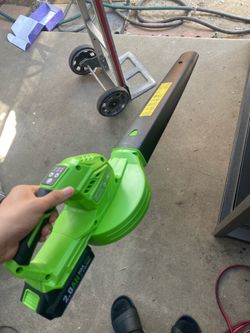 Greenworks Cordless Leaf Blower with 2.0Ah Battery