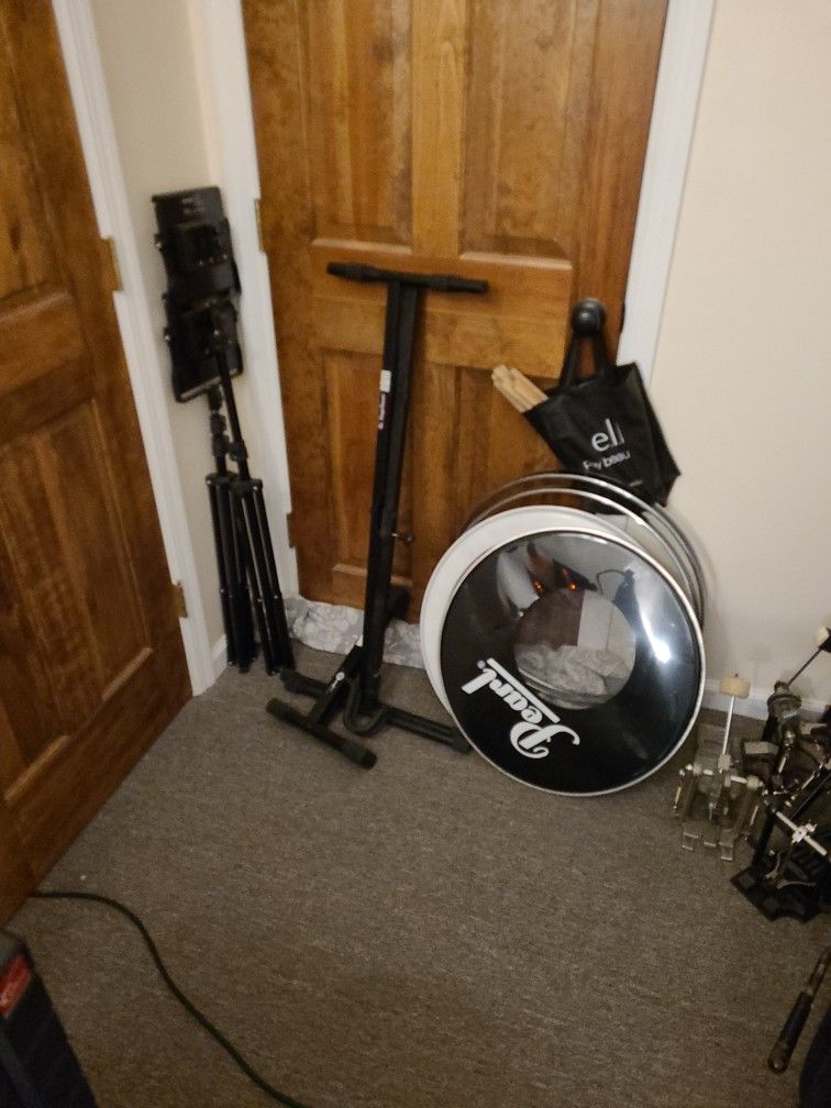 Keyboard Stands - Drum Heads Best Offer