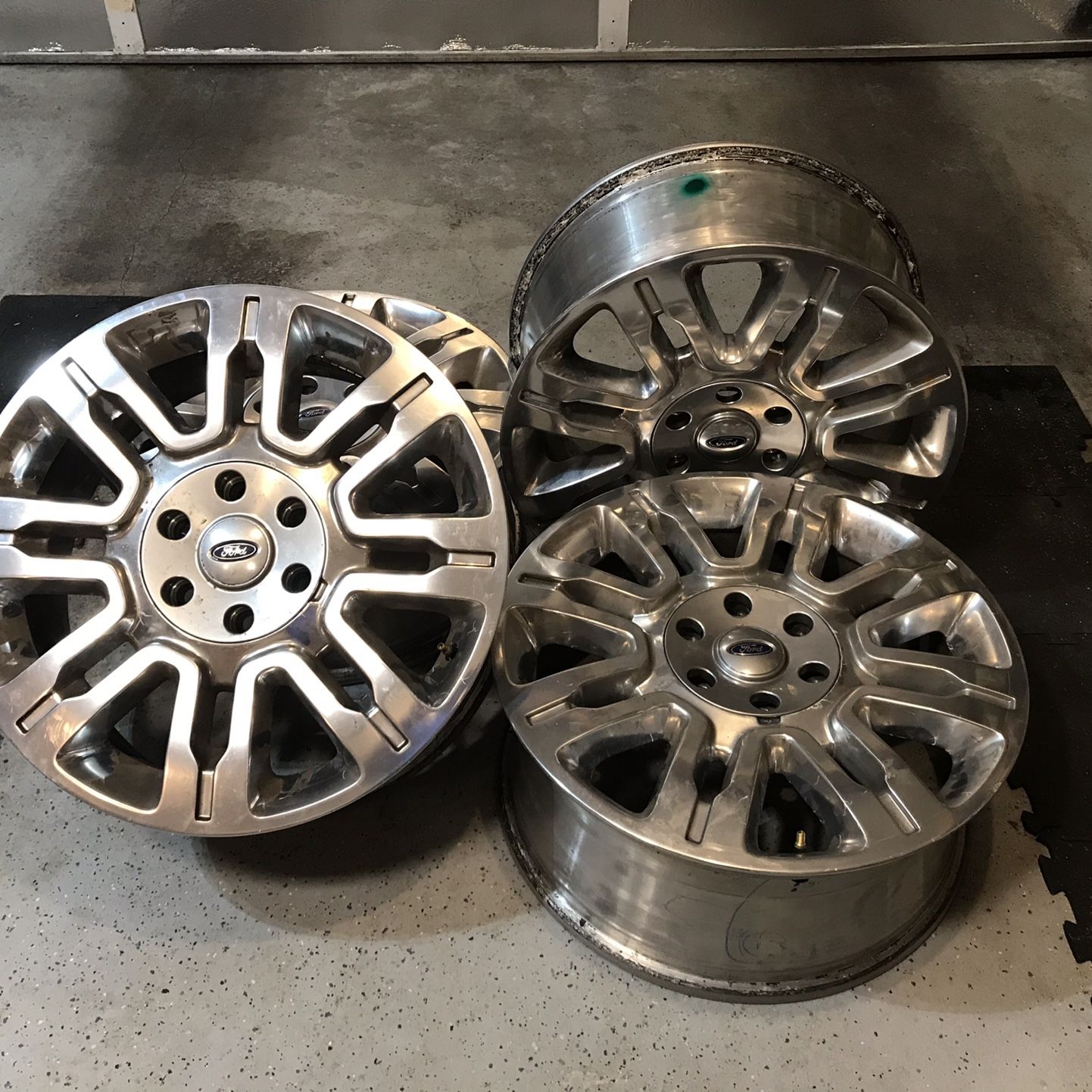 Ford F-150 truck size 20” rims