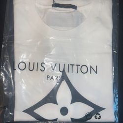 Louis Vuitton T-Shirt - Black Or White